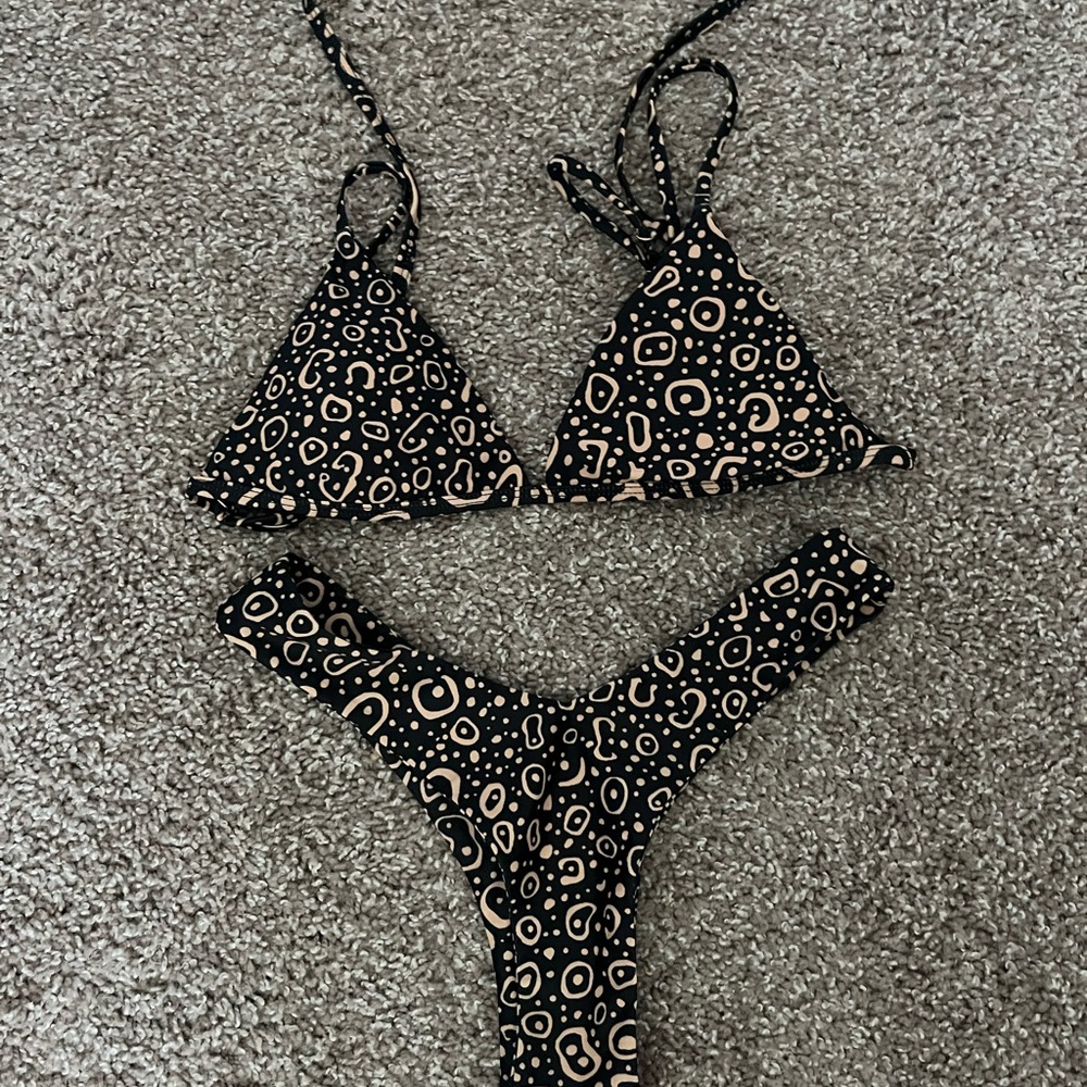 Nuera String Ray Print Swim Set
